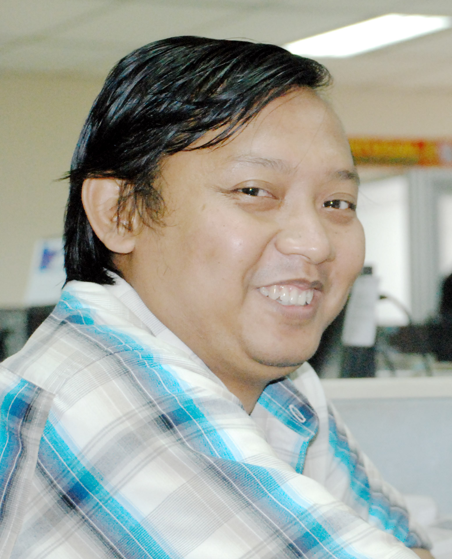 Ketua Yayasan <b>Insan Kamil</b> Ahsan Arief Mujayatno - rief2a
